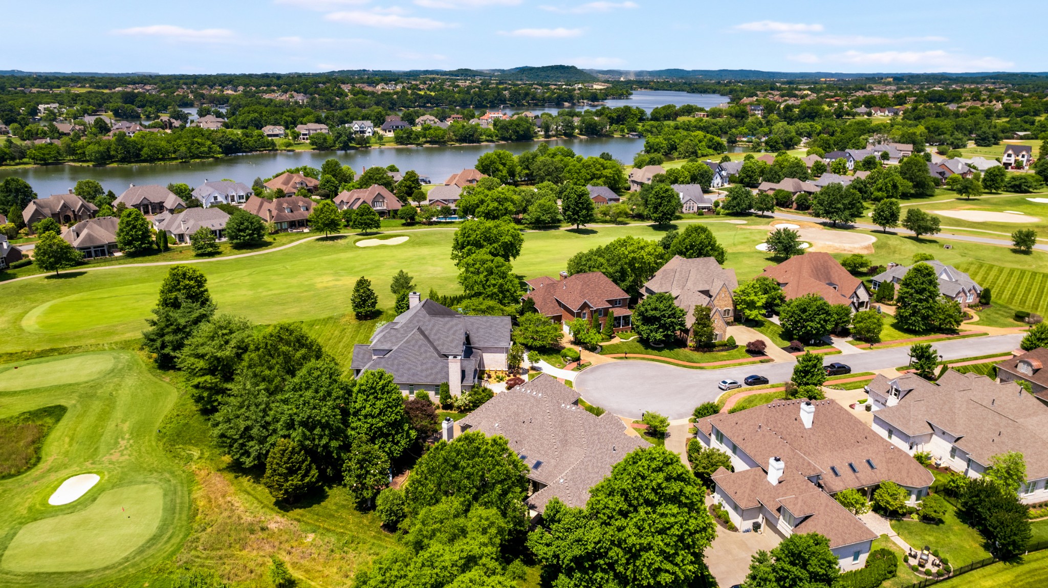 homes on a golf course in Gallatin tn